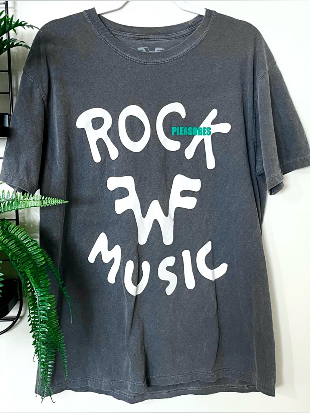 rare pleasures x weezer rock washed graphic shirt unisex size large